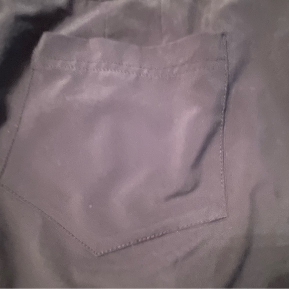 Weekends by Chico's Black Cropped crop pull-on pants size .05 Small S 6 - Picture 3 of 14